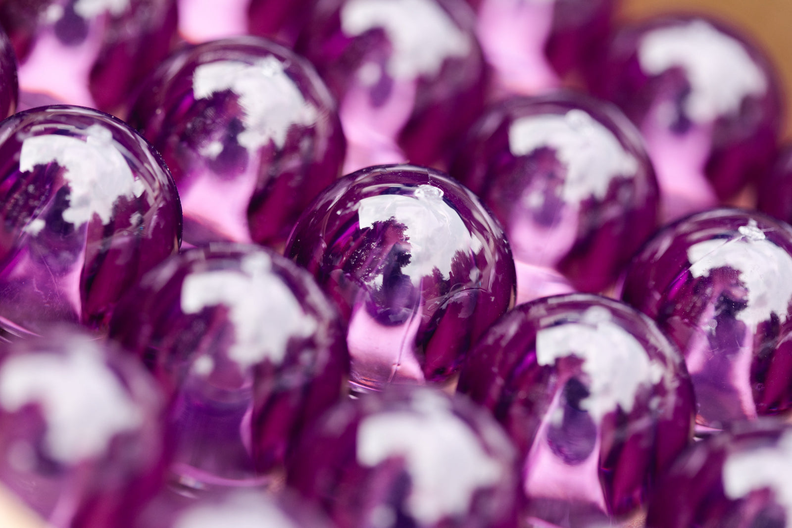Fuscia G30 Bulbs